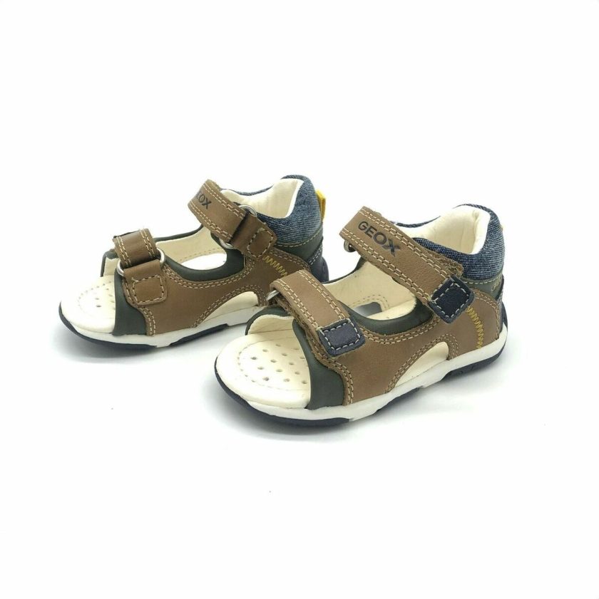 Geox TAPUZ BOY 6 Sandal, Caramel/Navy